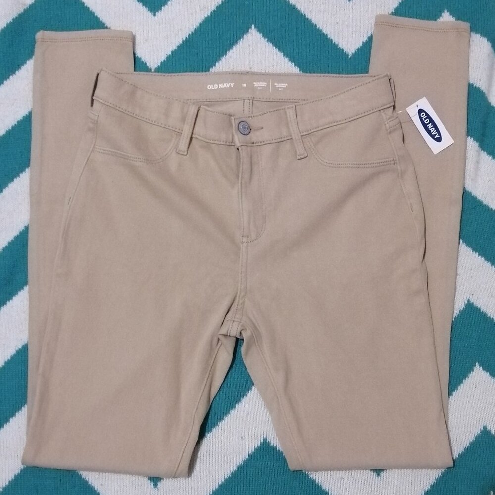 NWT-- Old Navy Ballerina Jeggings in Khaki
